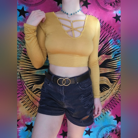 STREETWEAR SOCIETY - Fancy Long Sleeve Crop Top - Picture 2 of 6